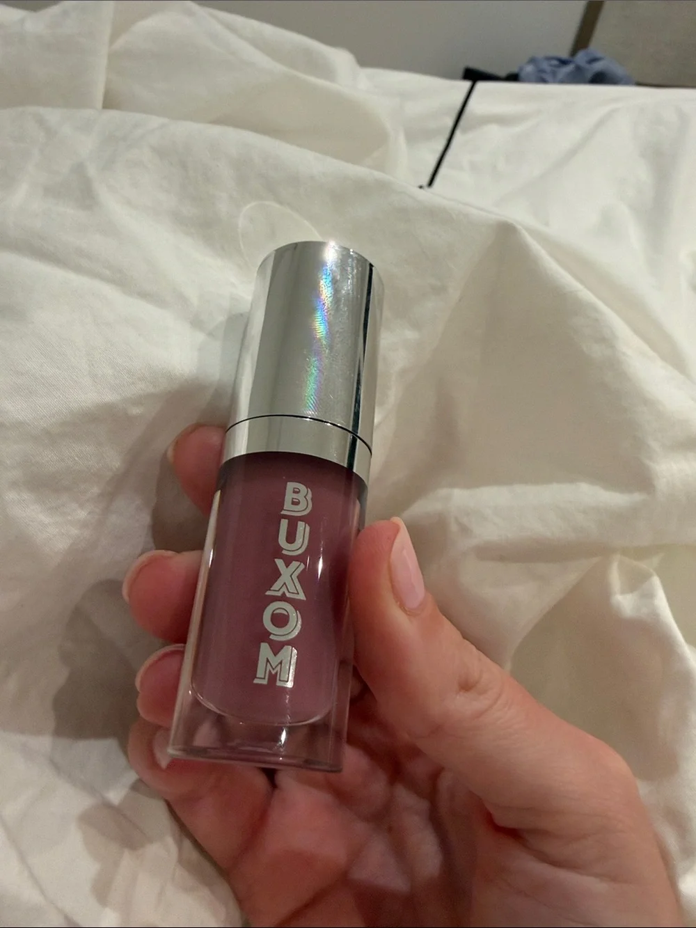 Buxom full on plumping lip oil